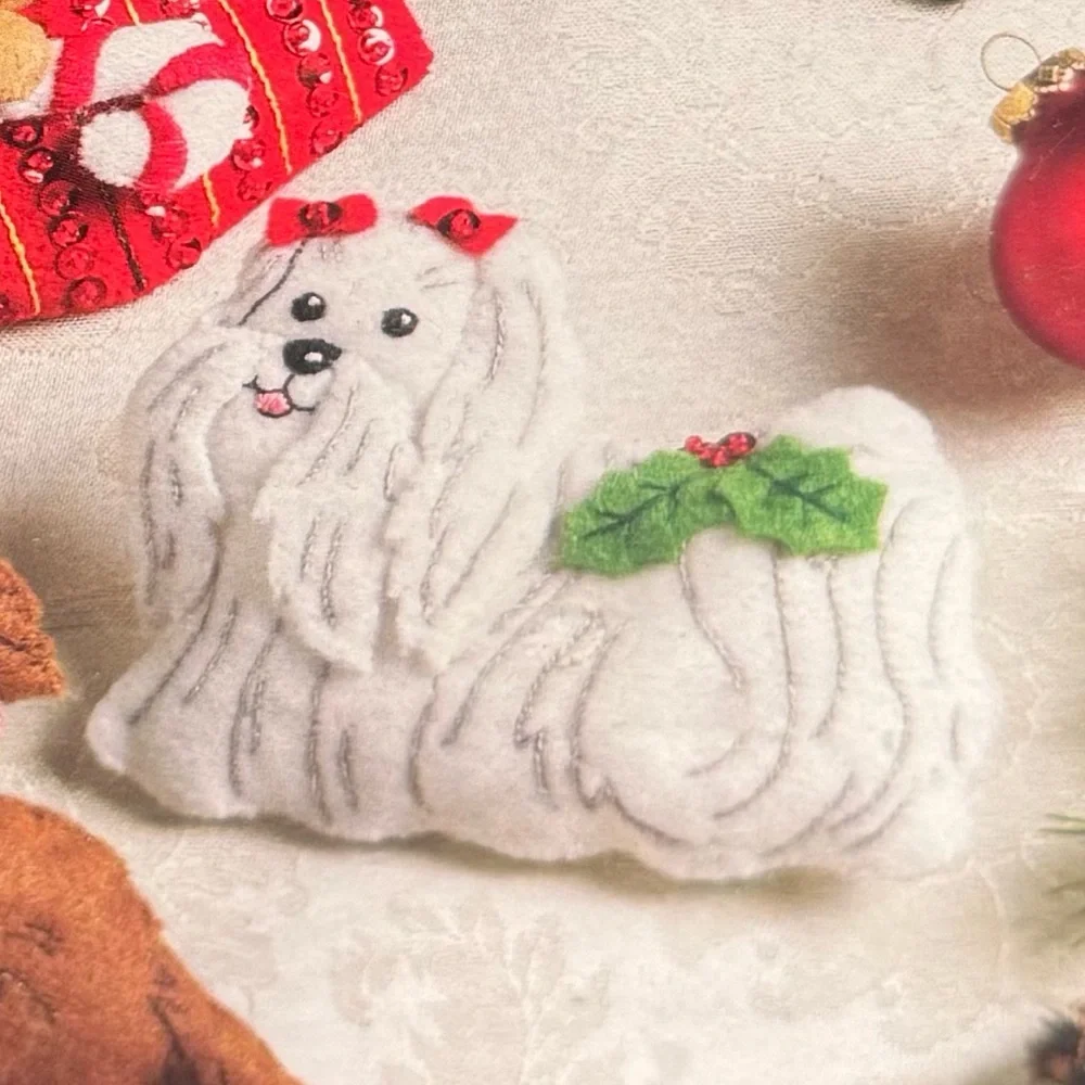 BUCILLA Santa Paws 6 Piece Felt Ornament Craft Kit 85462 Dogs/ Puppies Craft NWT - Picture 4 of 16